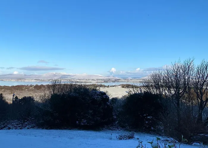 Roberts' Villa Westport